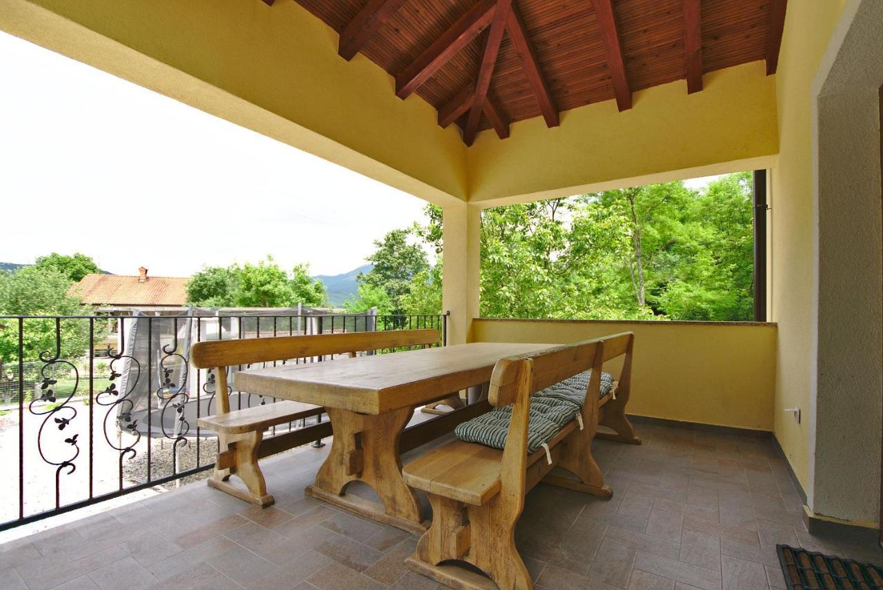 Holiday House With Pool Cavle Exterior photo